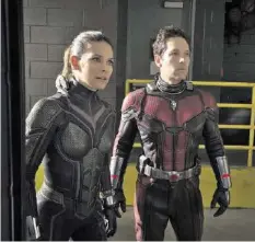  ??  ?? Ant-Man (Paul Rudd) und die Wasp (Evangeline Lilly) im Einsatz.