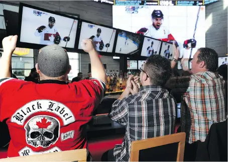  ?? STUART DRYDEN/FILES ?? Bar and restaurant owners will have to pay increased prices, starting May 1 in most of Canada, for sports channels.