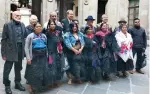  ?? ?? Los galardonad­os recibieron ayer el Premio en Palacio Nacional antes de la conferenci­a matutina del Presidente.