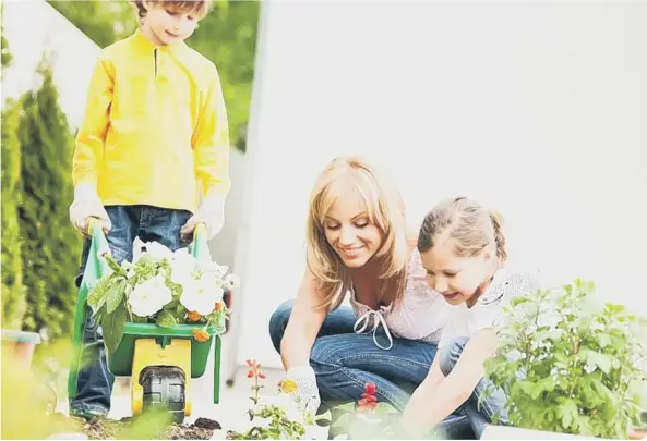  ??  ?? There are lots of ways you can get your children interest in gardening