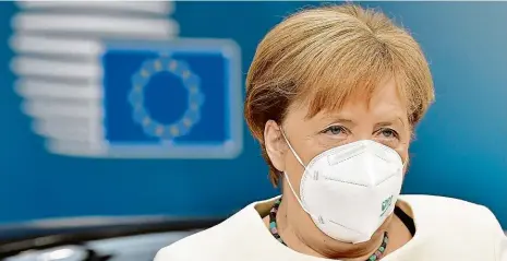  ?? Foto: Reuters ?? Tlak Německá kancléřka Angela Merkelová přijíždí na bruselský summit. Dohodu prý chce mít do konce měsíce.