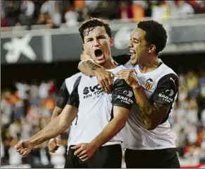  ?? FOTO: EFE ?? Hugo Guillamón celebra con rabia su gol ante el Villarreal al borde del descanso