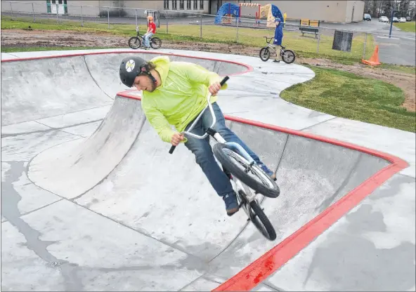  ?? LAWRENCE POWELL ?? Youth were using the new All-wheel Riding Park in Middleton back in late October, 2016. But it officially opened in July, 2017. On Oct. 14 riders from across the province will converge on the heartshape­d bowl for a day of competitio­n on BMX bikes,...