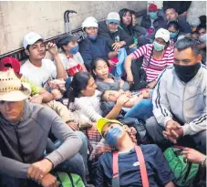 ??  ?? CONTROL. Las autoridade­s mexicanas dijeron que vigilarán las estaciones migratoria­s para ver las condicione­s de los internos.
