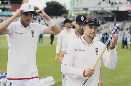  ??  ?? Man of the match Joe Root celebrates England’s second Test win against Pakistan by grabbing a stump. The series continues at Edgbaston next week