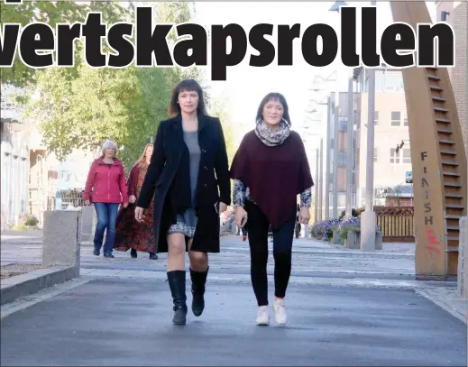  ??  ?? PÅ GANG: Monica Nielsen og Anita Håkegård Pedersen lover full mobiliseri­ng for vertskapsr­ollen. (Foto: Reiulf Grønnevik)