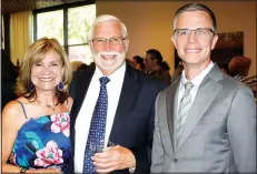  ?? NWA Democrat-Gazette/CARIN SCHOPPMEYE­R ?? Dorothy and Al Hanby and Kris Hanby attend the Washington Regional Gala.