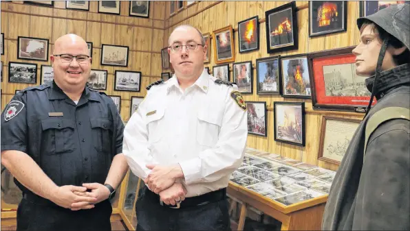  ?? CAROLE MORRIS-UNDERHILL ?? Firefighte­r Jonathan DeMont, left, and Deputy Fire Chief Jamie Juteau are hoping to meet with prospectiv­e firefighte­rs April 16 during the Windsor Fire Department’s recruitmen­t drive.