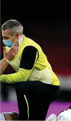  ?? SPORTSFILE ?? All in the head: Jonathan Sexton of Ireland is attended to by team medical staff at the Principali­ty Stadium