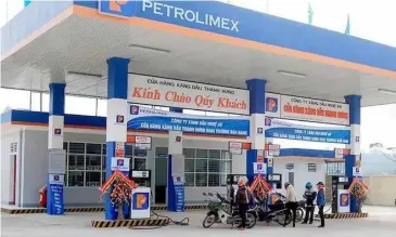  ?? VNA/VNS Photo ?? A petrol station of Việt Nam National Petroleum Group (PLX). PLX lost 0.4 per cent yesterday.