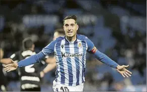  ?? FOTO: UNCITI ?? Roberto López celebra un gol con el Sanse en Anoeta.