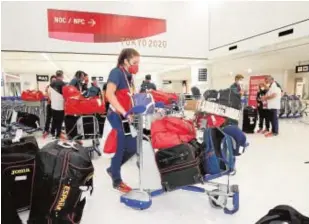  ?? // COE ?? Deportista­s españoles recién aterrizado­s en Tokio