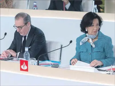  ?? ?? Héctor Grisi y Ana Botín, consejero delegado y presidenta de Banco Santander.
