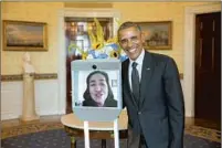  ?? Lawrence Jackson The White House ?? PRESIDENT OBAMA greets Wong when she was the first person to visit the White House in “cyborg” form in 2015.