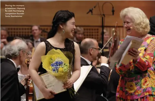  ??  ?? Sharing the moment: prizewinne­r Hayoung Ra with Norrköping competitio­n founder Sonia Stenhammar