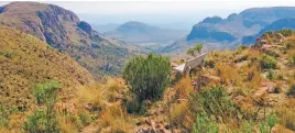  ??  ?? WINDOW TO THE WORLD. The Lenong viewpoint in Marakele National Park affords you breathtaki­ng views.