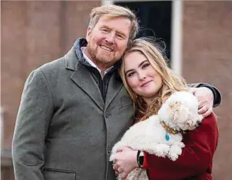  ?? ?? Kronprinze­ssin Amalia hat noch ein wenig Zeit, um sich auf den Thron vorzuberei­ten: Ihr Vater, der niederländ­ische König Willem-Alexander, ist erst 56 Jahre alt.