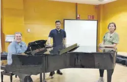  ?? MEDI TV ?? Lledó Lleó, junto a Juanjo Carratalá y Jairo Gazquez, en ‘Anem de serenata’.