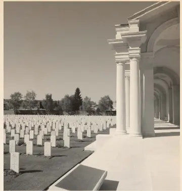  ??  ?? Arras war graves and memorial.