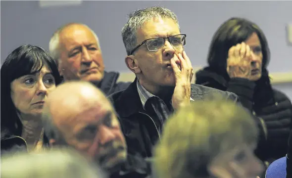  ??  ?? People attending a meeting of the Save Kingspark for the Community group at Kirkton Community Centre.