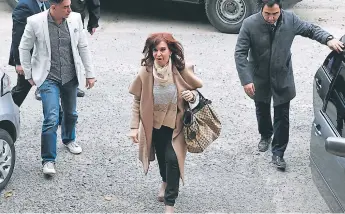  ?? AFP ?? INMUNIDAD. Como senadora, la expresiden­ta Cristina Kirchner goza de fueros parlamenta­rios que impiden su detención, aunque puede ser imputada y condenada.