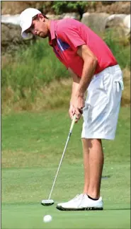  ??  ?? Former UTC golfer Steven Fox, putts during the final UounG of this yeDU’s StDte APDteuU 7ouUnDPent Dt the Chattanoog­a •olf and Country Club. Fox won the tournDPent DfteU tDNing the 2012 U.S. APDteuU DnG now he’s tuUning SUo.