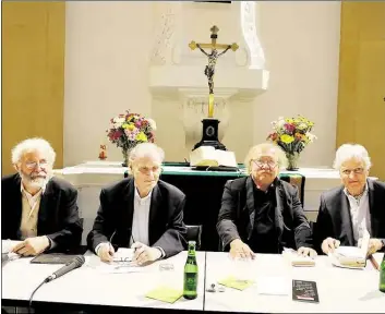  ?? BILD: PIEC FEHER ?? Sie diskutiert­en in der Oldenburge­r Lambertiki­rche (von links): Richard HEttl, Fartin Warnke, Peter SloterdiGk und Fanfred Osten