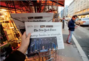  ??  ?? Photo ci-dessus :
Une du New York Times annonçant la victoire de Donald Trump à l’élection présidenti­elle américaine. Alors que les médias américains ont régulièrem­ent été montrés du doigt pour leur traitement de la campagne et leur soutien à Hillary...