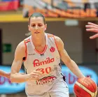  ??  ?? sottotono Gara due Allie Quigley in azione: i tifosi orange attendono che torni ai suoi ottimi livelli