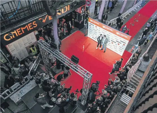  ?? Xavi Jurio ?? La catifa vermella del BCN Film Fest es va estendre ahir a la nit davant els cinemes Verdi