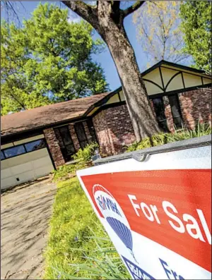  ?? Arkansas Democrat-Gazette/JOHN SYKES JR. ?? The Little Rock metro area has seen a drop in the number of homes listed for sale, according to data from online residentia­l real estate site Trulia, creating a stronger sellers market for homes like this one, for sale last week near Rodney Parham Road...