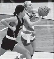  ?? PILOT PHOTO/RON HARAMIA ?? Culver’s Rose Peterson (right) and Argos’ Bella Stults were two of the area’s top senior basketball players.