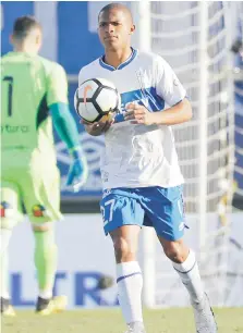  ?? PHOTOSPORT ?? El extremo de 18 años anotó su primer gol el domingo.