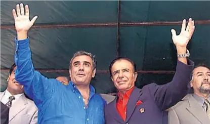  ?? (LA VOZ / ARCHIVO) ?? Principio de década. Ramón Saadi junto a Carlos Menem, con quien tenía una estrecha relación.