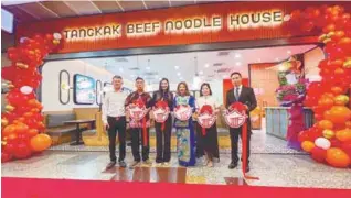  ?? ?? From left: Gan Chia Hee, Ah Kuang, Ai Leen, Kalsom, Puan Sri Esther Tan and Berjaya Times Square executive director Tan Tee Ming at the opening of the outlet in Berjaya Times Square.