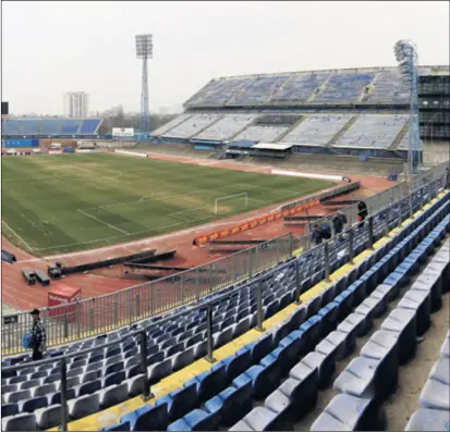  ??  ?? MAKSIMIR Današnji stadion odavno je zastario, nesiguran je i pitanje je kada će Uefa zabraniti da se na njemu igraju utakmice. Novi stadion mogao bi imati 30.000 sjedalica