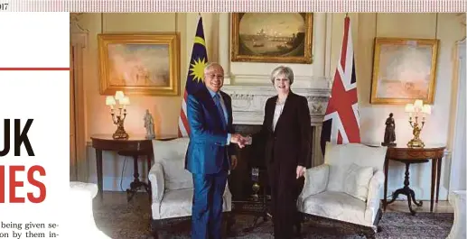  ?? BERNAMA PIC ?? Prime Minister Datuk Seri Najib Razak with British Prime Minister Theresa May at 10 Downing Street in London on Thursday.