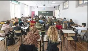  ??  ?? Une salle de classe dans un lycée de Nice (Alpes-maritimes), le 13 octobre.