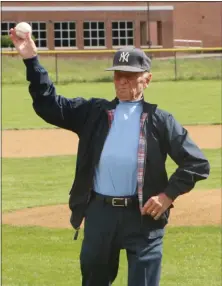  ?? EVAN WHEATON - MEDIANEWS GROUP ?? Bobby Shantz throws out the ceremonial first pitch on “Bobby Shantz Day” at Pottstown High School on May 3.