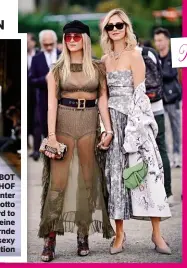  ??  ?? DIE FERRAGNI-SCHWESTERN Chiara (r.) und Valentina vor der Dior-Show