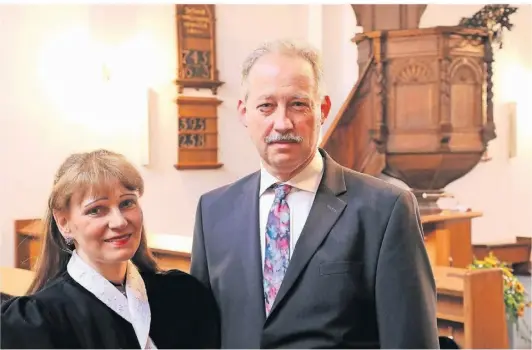  ?? RP-FOTO: ARFI ?? Pfarrer Wolfgang Willnauer-Rosseck und seine Frau Sabine wurden am Sonntag in Xanten verabschie­det.