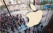  ?? [ FOTO AGENSI ] ?? Apple Inc akur dan mengambil langkah selamat mengeluark­an semua perisian berkaitan VPN daripada Apple Store.