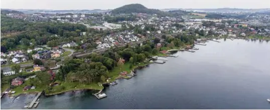  ?? RUNE VANDVIK ?? Gauselvåge­n/Boganesvik­a, der det planlegges tursti langs sjøkanten. Flere av grunneiern­e motsetter seg planen.