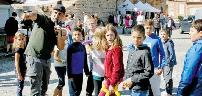  ?? ?? Des jeux pour les enfants avec Benoit