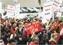  ?? Yalonda M. James / The Chronicle ?? Oakland Tech High School students march in solidarity with their teachers who seek higher pay and smaller classes.