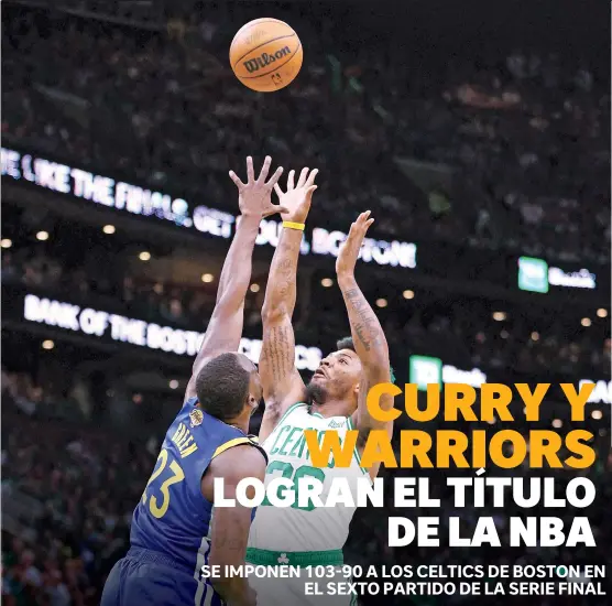  ?? ?? Marcus Smart, de los Celtics, trata de anotar un canasto sobre la defensa de Draymond Green, de los Warriors, en el sexto partido de la serie final de la NBA.