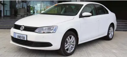  ??  ?? THE VWJetta is unique in offering a turbodiese­l engine in the C segment paired with amanual transmissi­on.