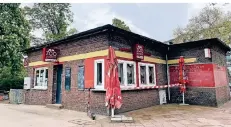  ??  ?? Der Zoo-Pavillon am Eingang des Zooparks ist in seiner jetzigen Form Geschichte, eine gastronomi­sche Nutzung soll aber beibehalte­n werden.