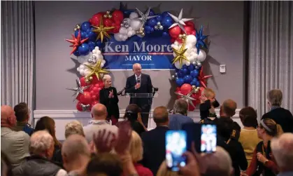  ?? ?? Ken Moore, the incumbent, beat Gabrielle Hanson in the race for mayor of Franklin, Tennessee. Photograph: Denny Simmons/AP