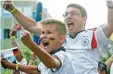  ?? Archivfoto: Alexander Kaya ?? Bei der Fußball WM fiebern auch Kinder mit.